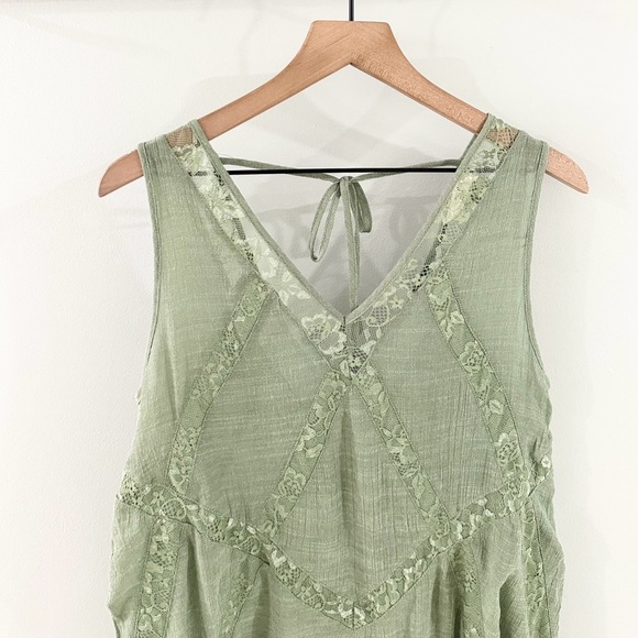Easel Lace Detail Boho Tank Green Size Small - Picture 2 of 5
